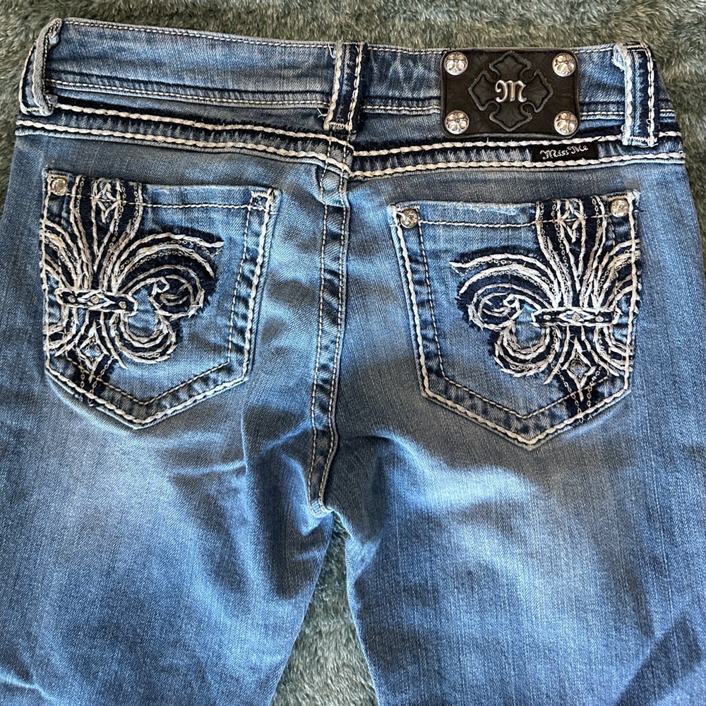 Miss Me Blue Capri/Cropped Jeans with Embroidery